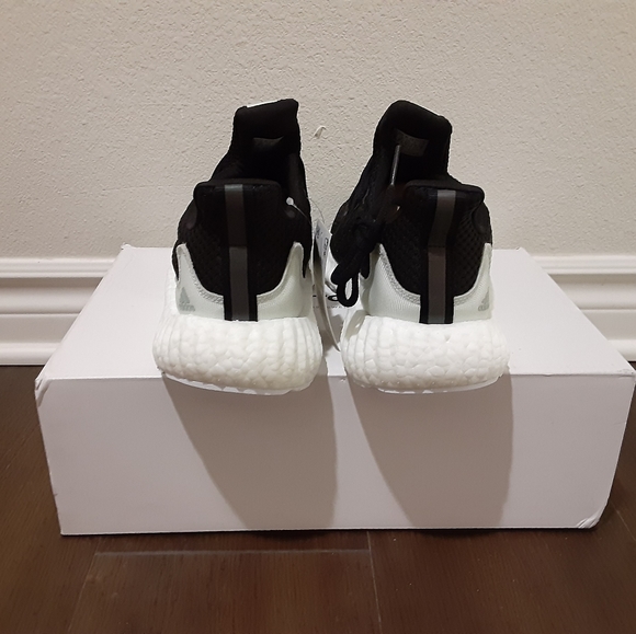 Adidas - Picture 3 of 4